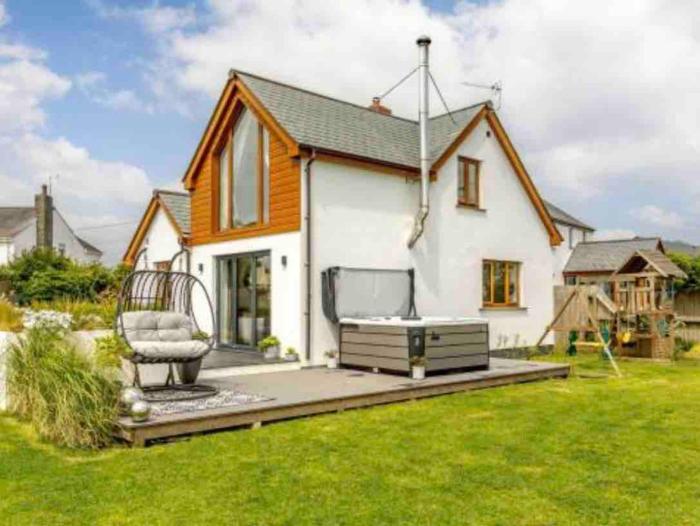 Crosslands Cottage-Luxury retreat nr Bude & hottub