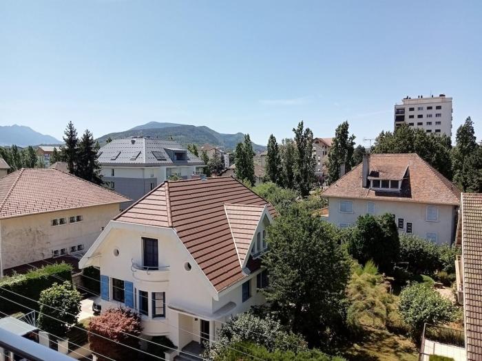 Le lac , la vielle ville 1,3 kilomètre