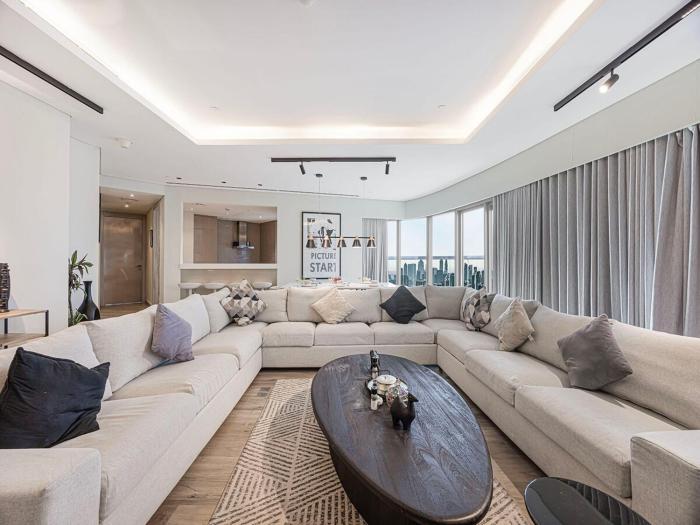 Spacious 3BR in Paramount Tower Luxury Living