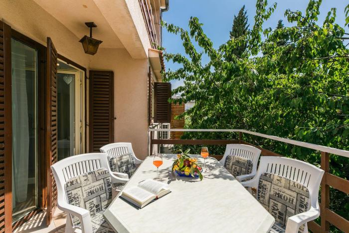 Haustierfreundliches Apartment nur 580 Meter zum Strand mit Meerblick