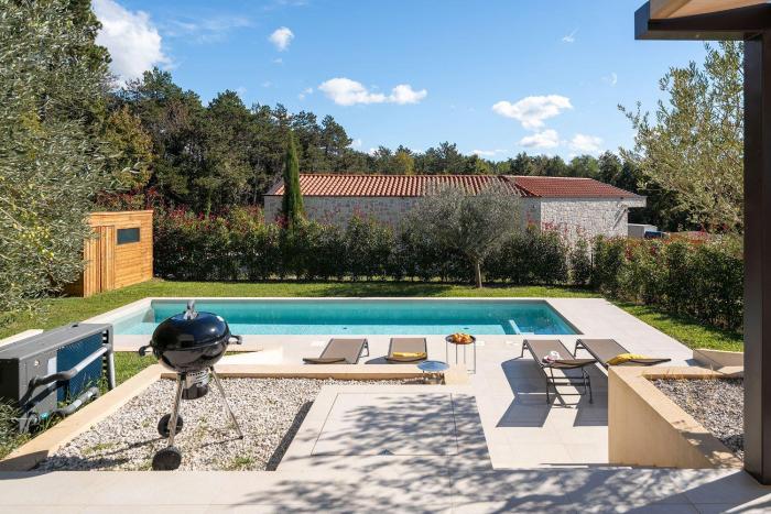 Malerische Steinvilla mit Privatpool, fantastischem Panoramablick, Garten und Grill