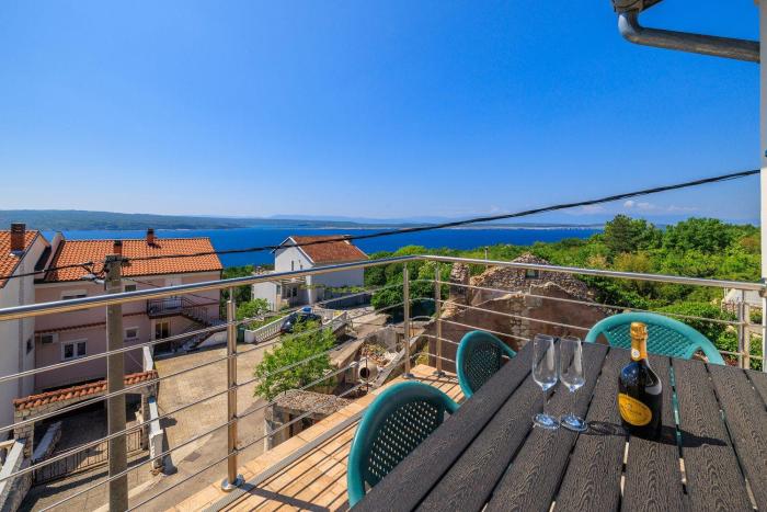 Malerisches Studio-Apartment mit Meerblick, Privatparkplatz, Klima