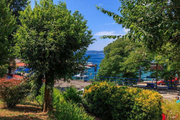 Faszinierendes Apartment nur 50 Meter zum Strand mit Meerblick, Waschmaschine, Klima, WiFi