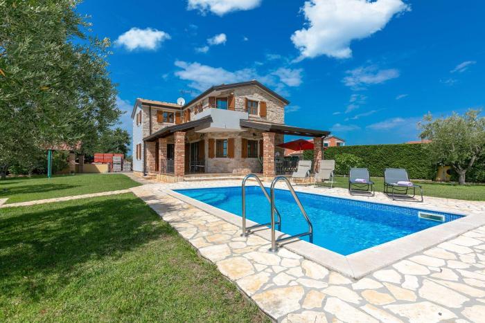 Mediterrane Villa mit privatem Salzwasserpool, Babybett, Whirlpool, Tischtennis, Spielplatz