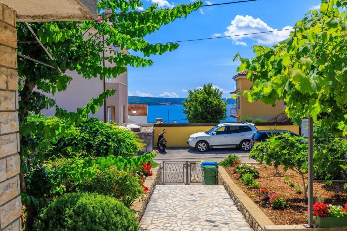 Idyllisches Apartment nur 200 Meter zum Strand mit Privatparkplatz, Klima, Waschmaschine