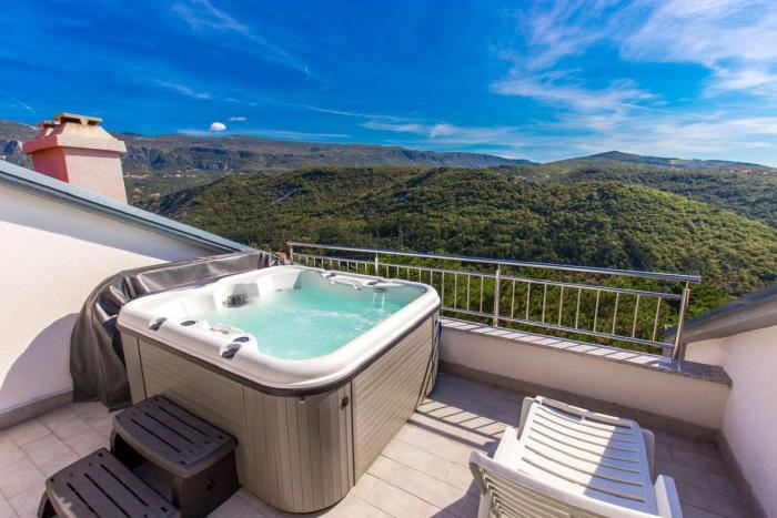 Atemberaubendes Penthouse auf zwei Etagen mit Whirlpool und Panoramablick