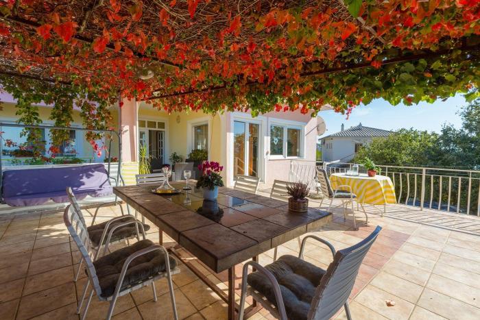 Haustierfreundliches Apartment mit großer Terrasse und grandiosen Blick auf das Meer
