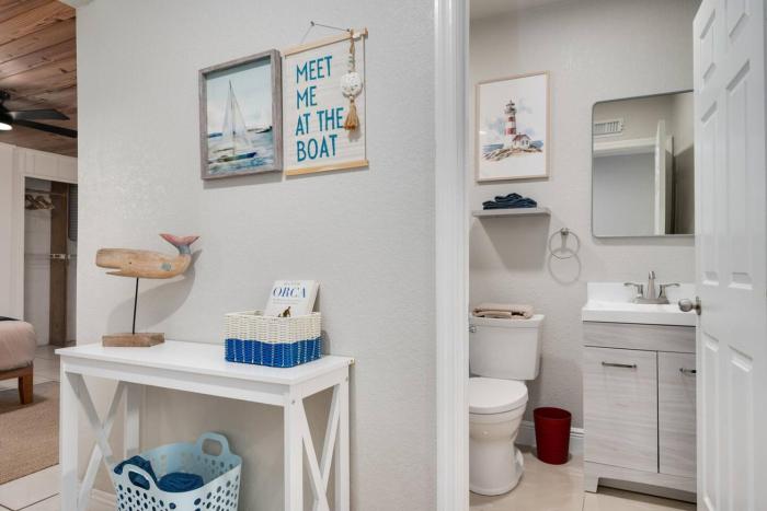 Hip Orlando Studio Nearby Restaurants and Parks