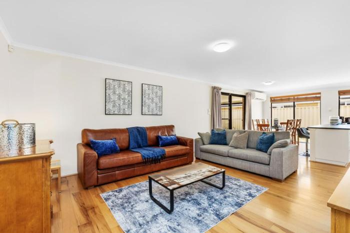 Airy Monochrome Chic Haven Retreat