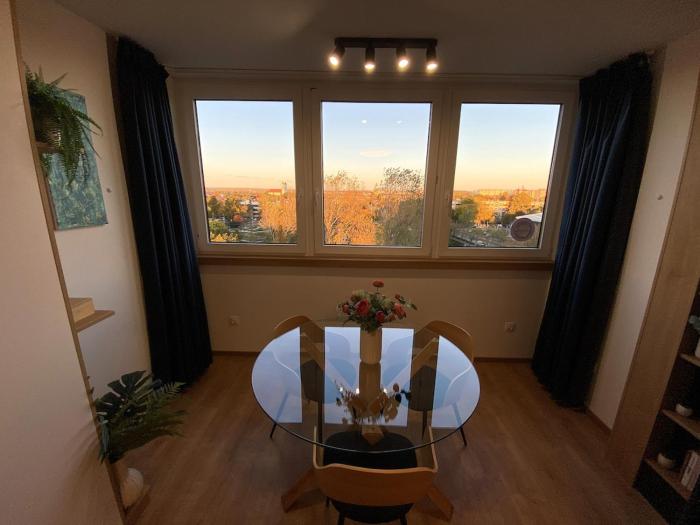 G604 - Panorámás, felújított, teljesen felszerelt lakás