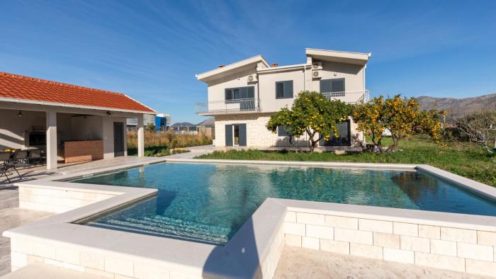 Villa Dolina Opuzen by Villas Guide