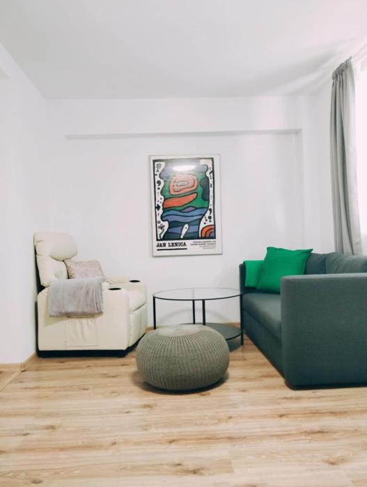 2-room, garden, close to the center