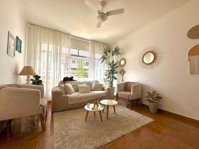 Casa sobrado espaçosa com 3 quartos em Santos