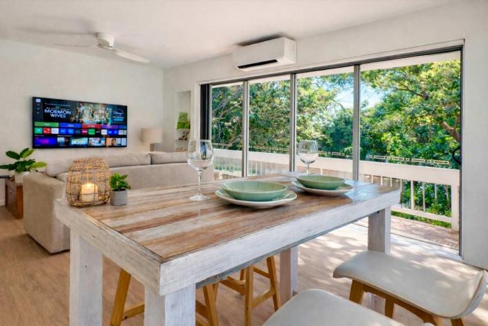 Modern 2BR Sunset Apartment BBQ