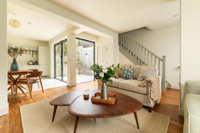 Your Home - 2 bedroom Mews House in Notting Hill