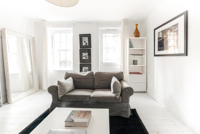 Well-Located 2-Bedroom Flat in Chelsea