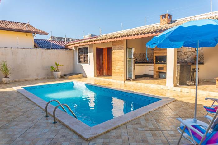 Casa com 3 quartos toda climatizada com Piscina e Lazer