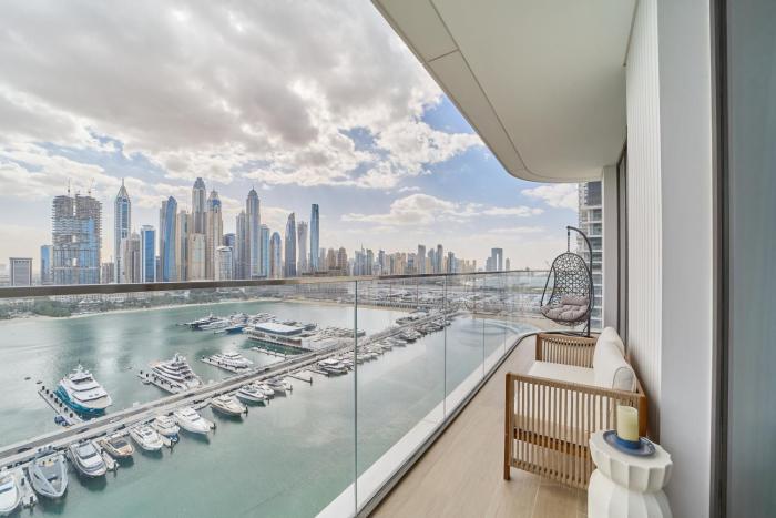 Elegant Beachfront 2BR at Palace Beach Residence