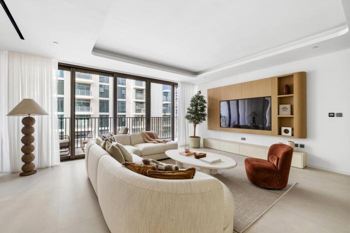 Upscale City Walk 3BR plus Maid Near Dubai Mall