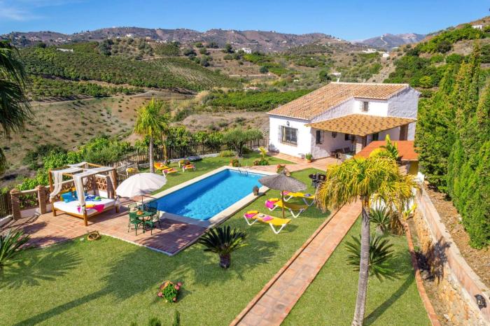 Villa Paraiso by Villa Plus