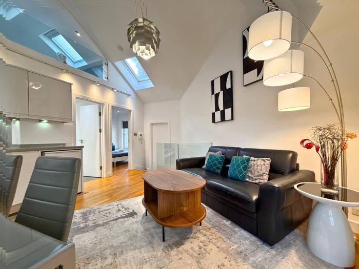 Huge Modern Fully Stocked 2Bed Covent Garden near NYE fireworks