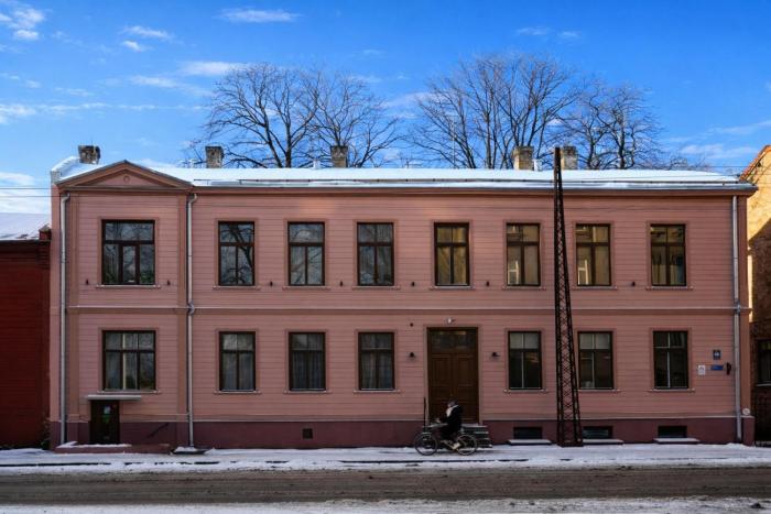 Parkview Apartment II Art & Design