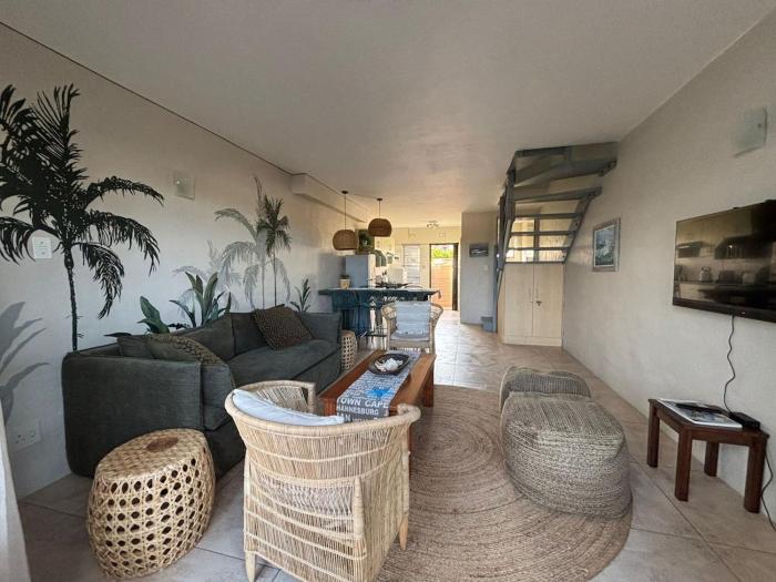 The Palms Apartment on the beachfront, wifi, TV