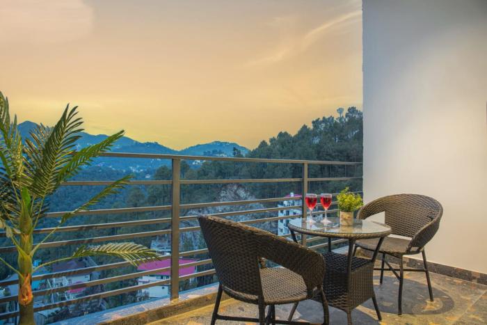 The Royal Orchid kasauli 7o1827o7o3