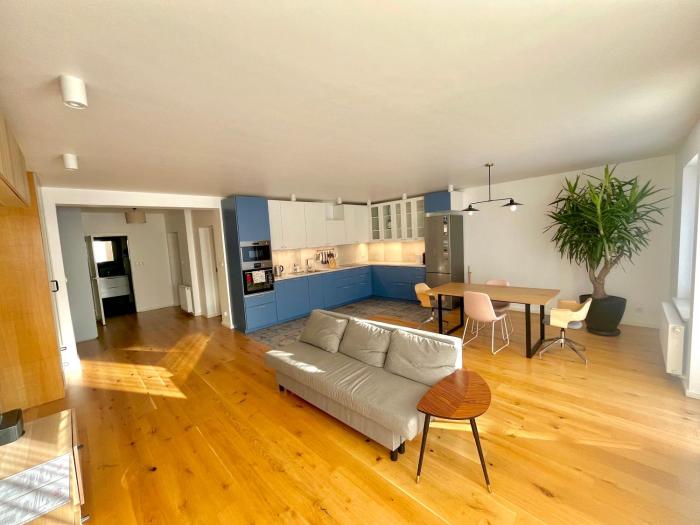 DM Sunny Apartment - Krakow with free private parking