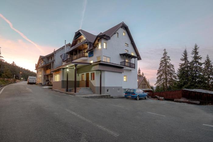 Vila Frații Jderi Straja