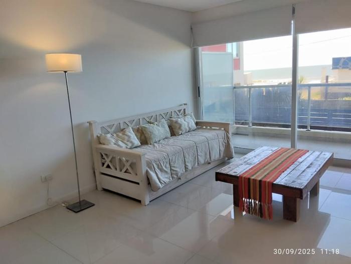 Confort frente al mar, balcón con vista panorámica y pileta