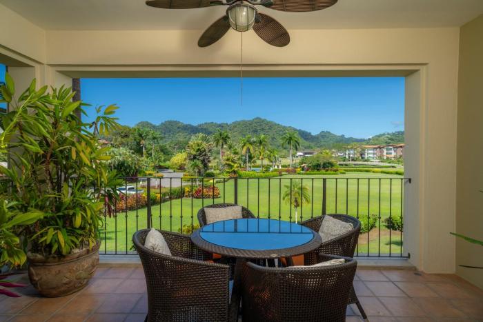 Del Mar 5J 3 bdr Garden View in Los Suenos