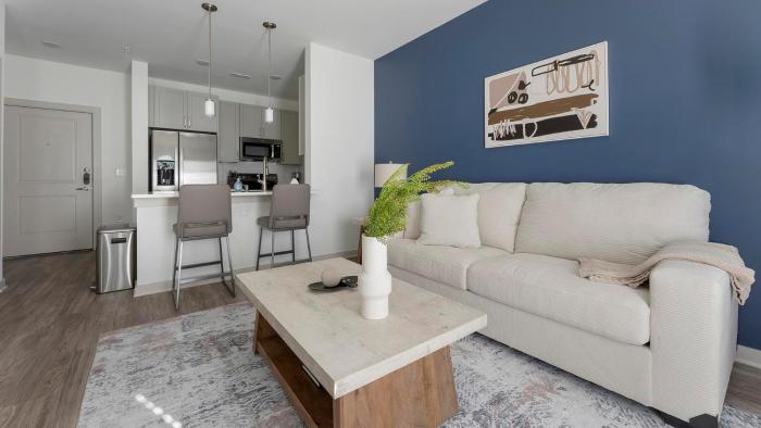 Landing Spectacular 1BD Pool Gym