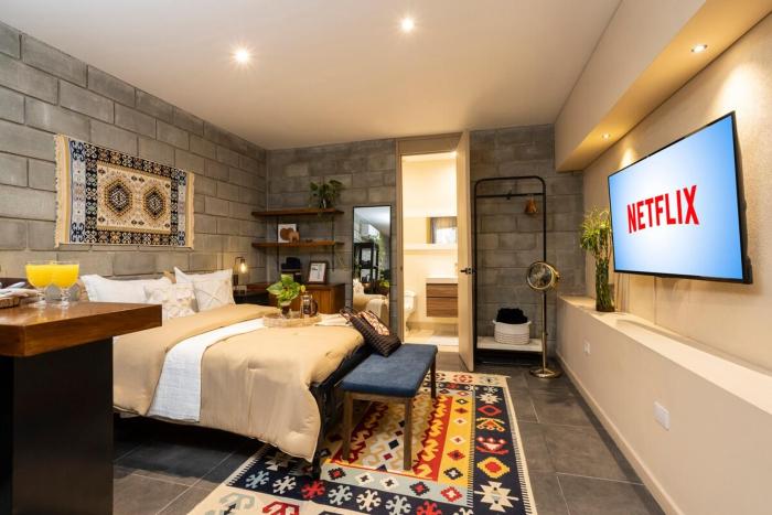 Downtown Loft Style Comfort and Everything at Your Fingertips