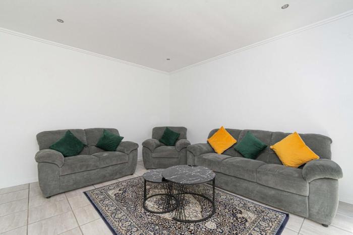 3 bedroom apartment in sandton city