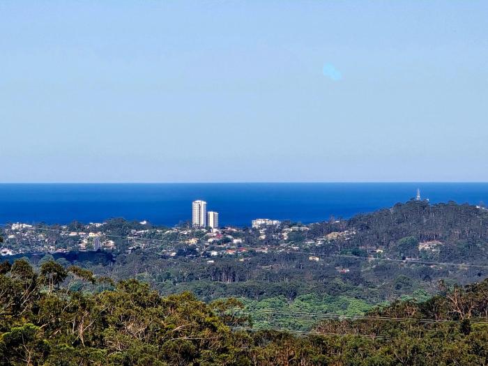 Blue Horizon, Couples GC Hinterland retreat