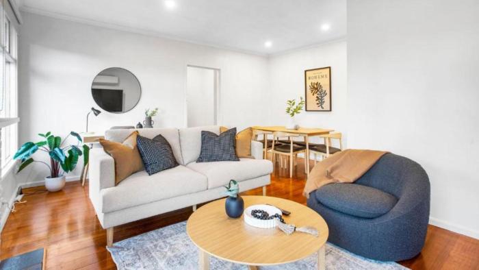 Sunnybank House with EV Charger