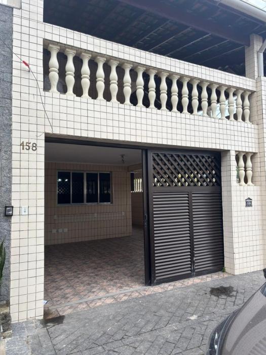 Sobrado a 20 minutos da praia da Pitangueiras