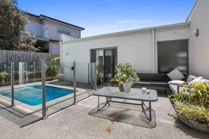 Coastal Retreat Apollo Bay - with solar heated swim spa