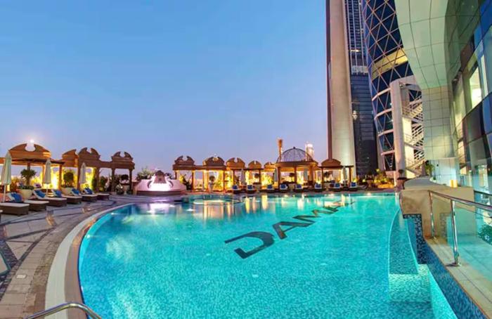 Beautiful Studio Prime location Pool & Gym