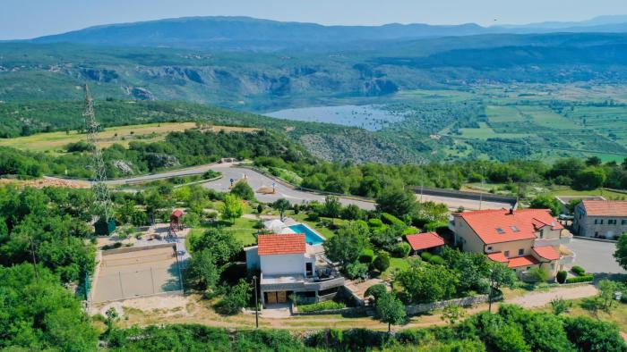 Villa Piplica-Makarska by Villas Guide