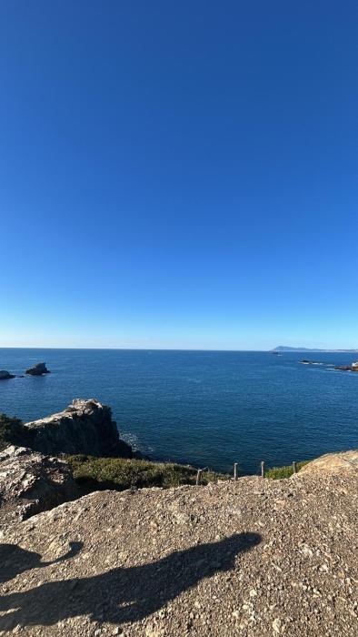 Au pied de la cathédrale 6p