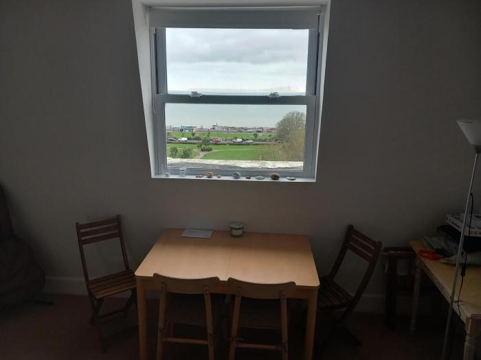 Sunny flat with sea views on Warrior Square