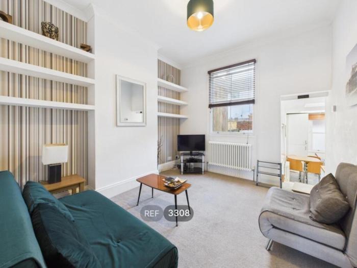 Modern 1BDR Retreat Near Queens Park In Brighton