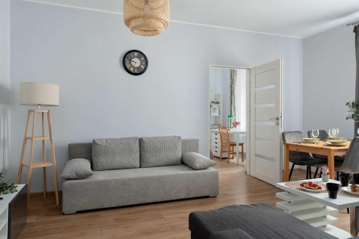 Cosy Apartment in Toruń with Desk Close to the Market by Noclegi Renters
