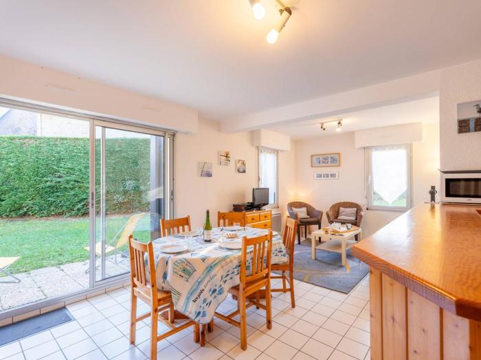 Appartement à Carnac: 3 pièces, 6 pers, 45m², Wifi, proche plages, terrasse, garage - FR-1-477-70