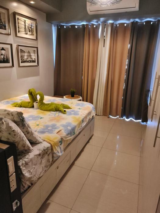 Shore Recidences Mall Of Asia Aguilar