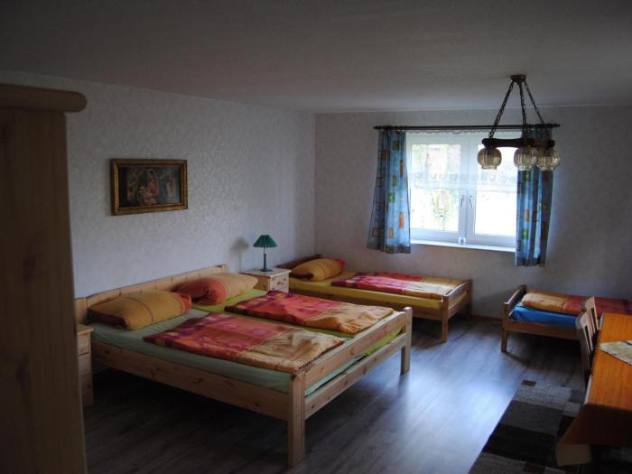 Apartment Ländliche Ferienwohnung in beliebtem Gästehaus by Interhome