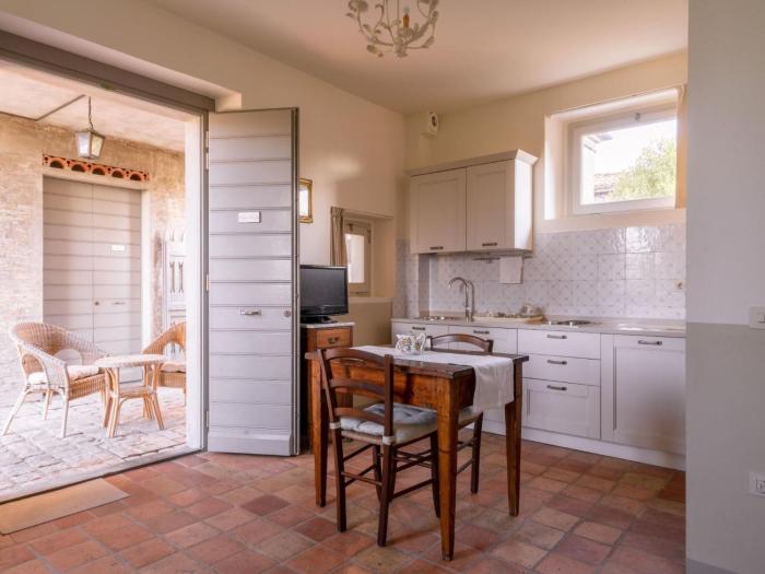 Apartment Studio-Apartment mit Garten- Grill- Pool und Aussicht by Interhome