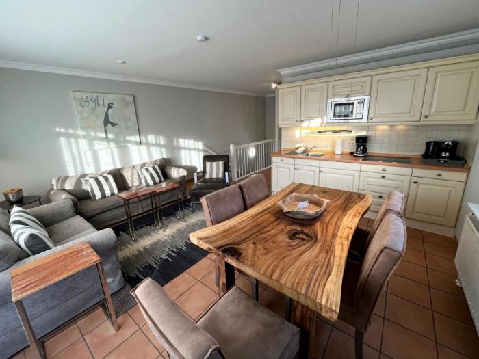 Apartment Helle Ferienwohnung mit sonniger Terrasse by Interhome